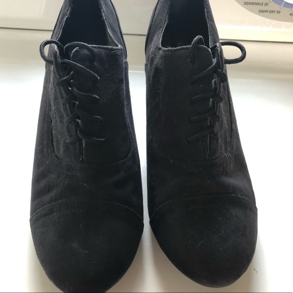 Shoes - Picture 2 of 2